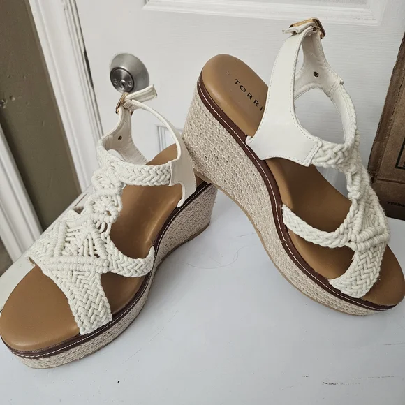 Torrid Cream Woven Wedge Sandals - Picture 2 of 3